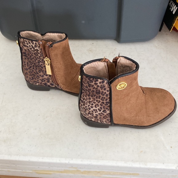 boots - Picture 4 of 8